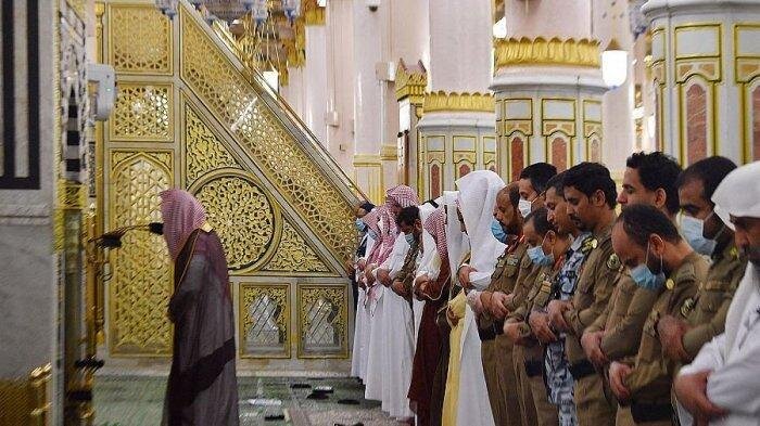 Indahnya Shalat Tarawih di Tanah Suci pada Umroh Ramadhan 2024