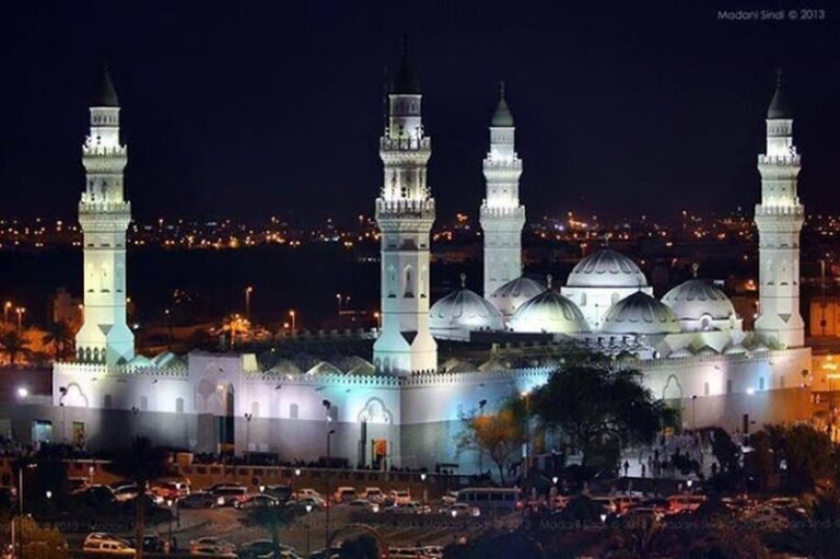 Mari Menjelajahi Masjid Pertama yang Dibangun Nabi Muhammad dengan Travel Umroh Terpecaya