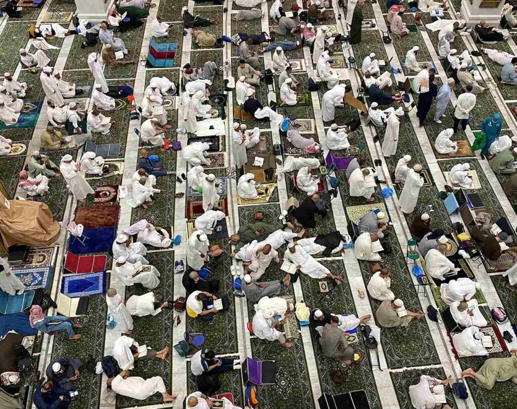 Bersama Jasa Travel Umroh, Dengarkan Khutbah Jumat di Masjidil Haram atau Masjid Nabawi! Rindu Masjidil Haram, 5 Momen Ini Bikin Jamaah Ingin Cari Paket Umroh Lagi