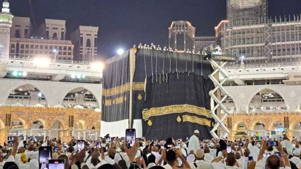Tips Menabung dan Mengelola Keuangan untuk Umroh Ramadhan 2025 Haji Plus Itu Bukan Cuma untuk Orang Kaya, Ini Buktinya!
