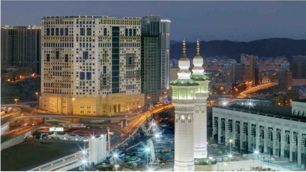 ONH Plus Biaya Tinggi Tapi Hotel Dekat dengan Masjidil Haram, Ini Manfaatnya Umroh Cerdas: Etika Memanfaatkan Waktu Shalat di Masjidil Haram