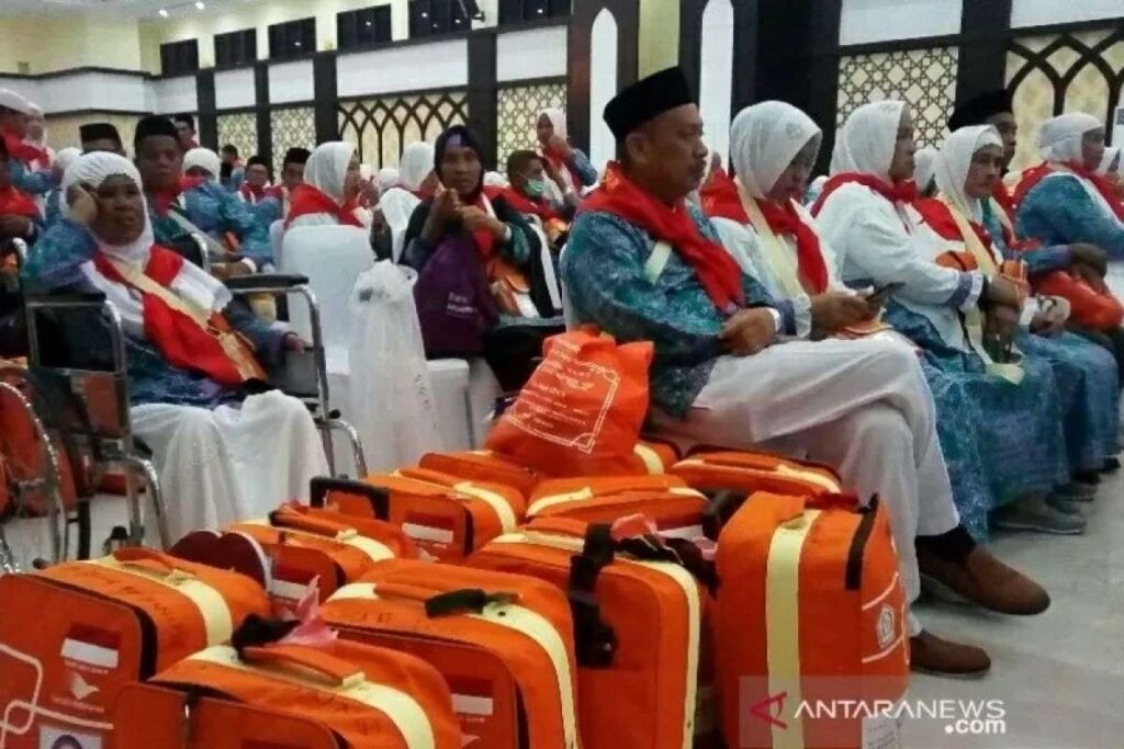 Benda-Benda yang Dilarang Dibawa oleh Jamaah Haji Mujamalah ke Tanah Suci Visa Mujamalah Adalah Jalur Haji Termudah dengan Biaya Tinggi, Tapi Juga Berisiko