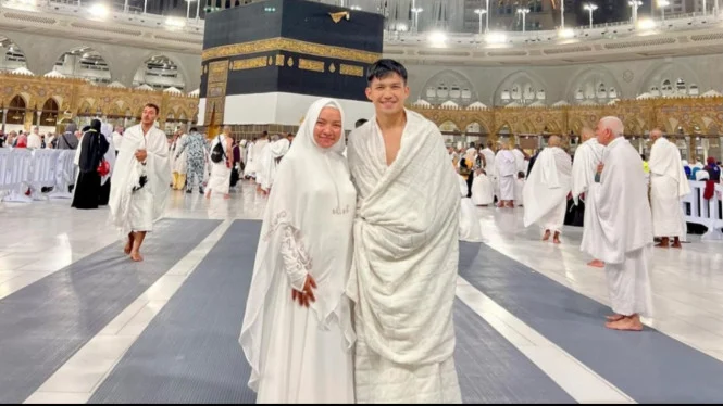 Nggak Perlu Tunggu Tua: Segini Biaya Haji Khusus Kalau Mau Berangkat Berdua