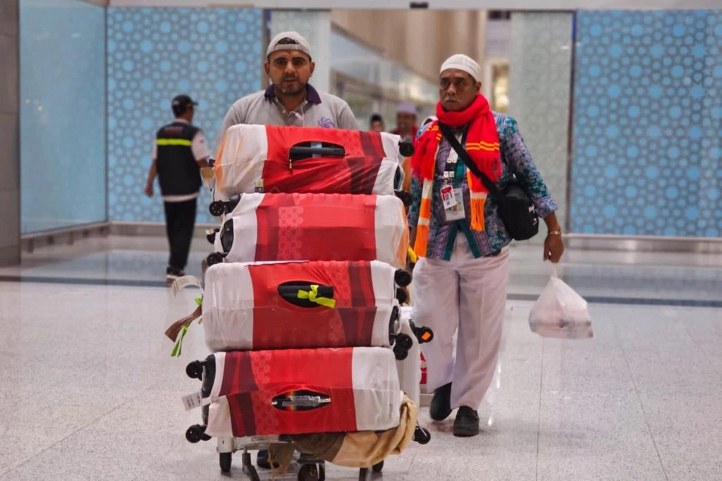 Tas Kabin untuk Umroh, Barang Apa yang Wajib Ada di Dalamnya?